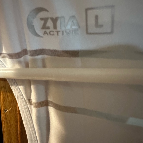 Stylish Camouflage Tank Top in Gray - Picture 2 of 3